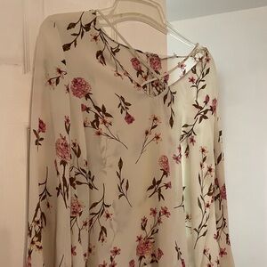 Lush Floral Patterned Top